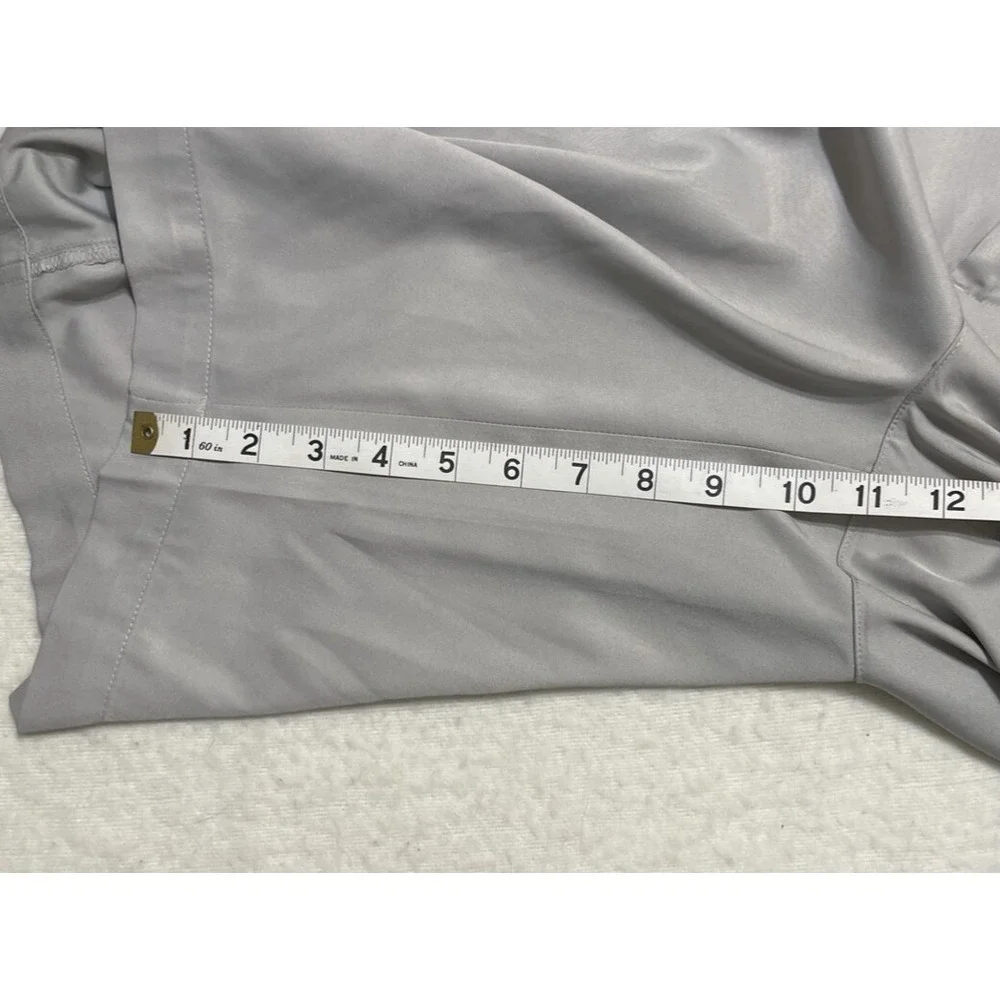 Nike Shorts Mens Size 35 x 11 Golf Tan Beige Stretch Flat Front Logo
